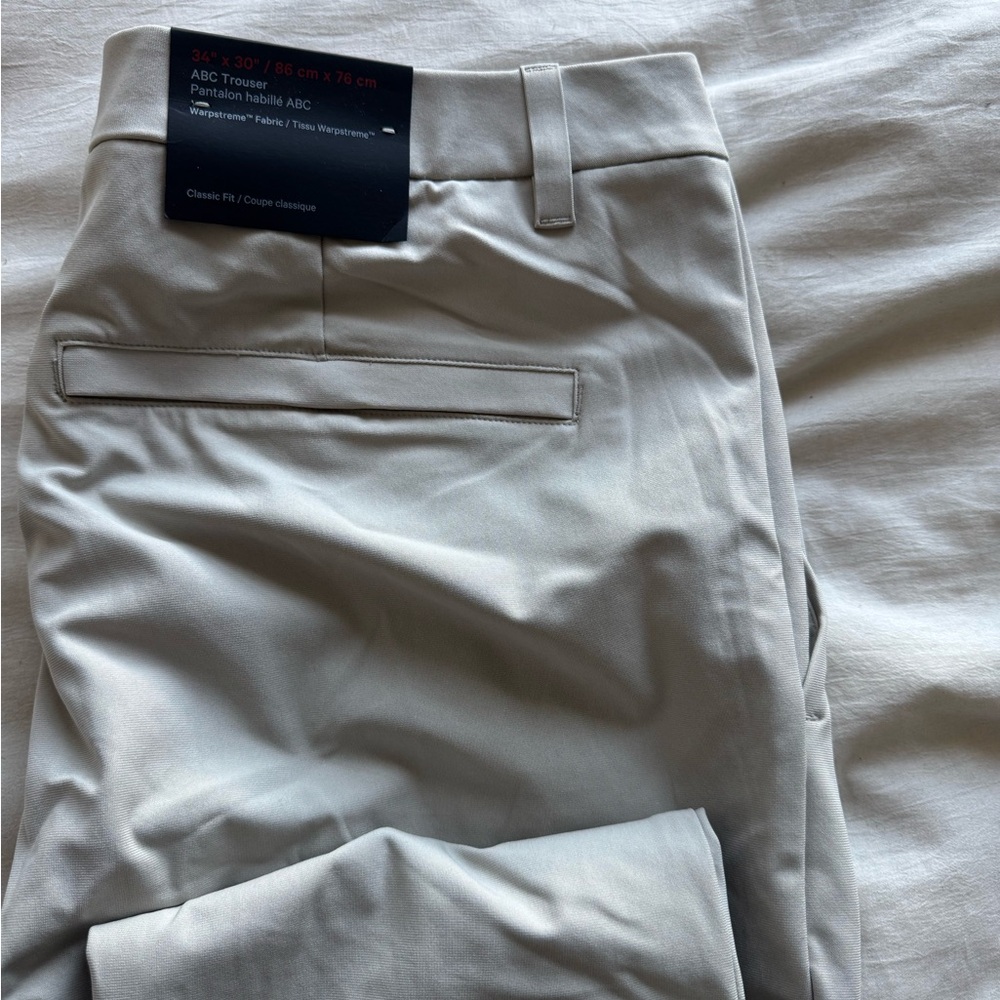 Lululemon Athletica Light Khaki ABC Trousers (34x30) Never worn/ New with Tags